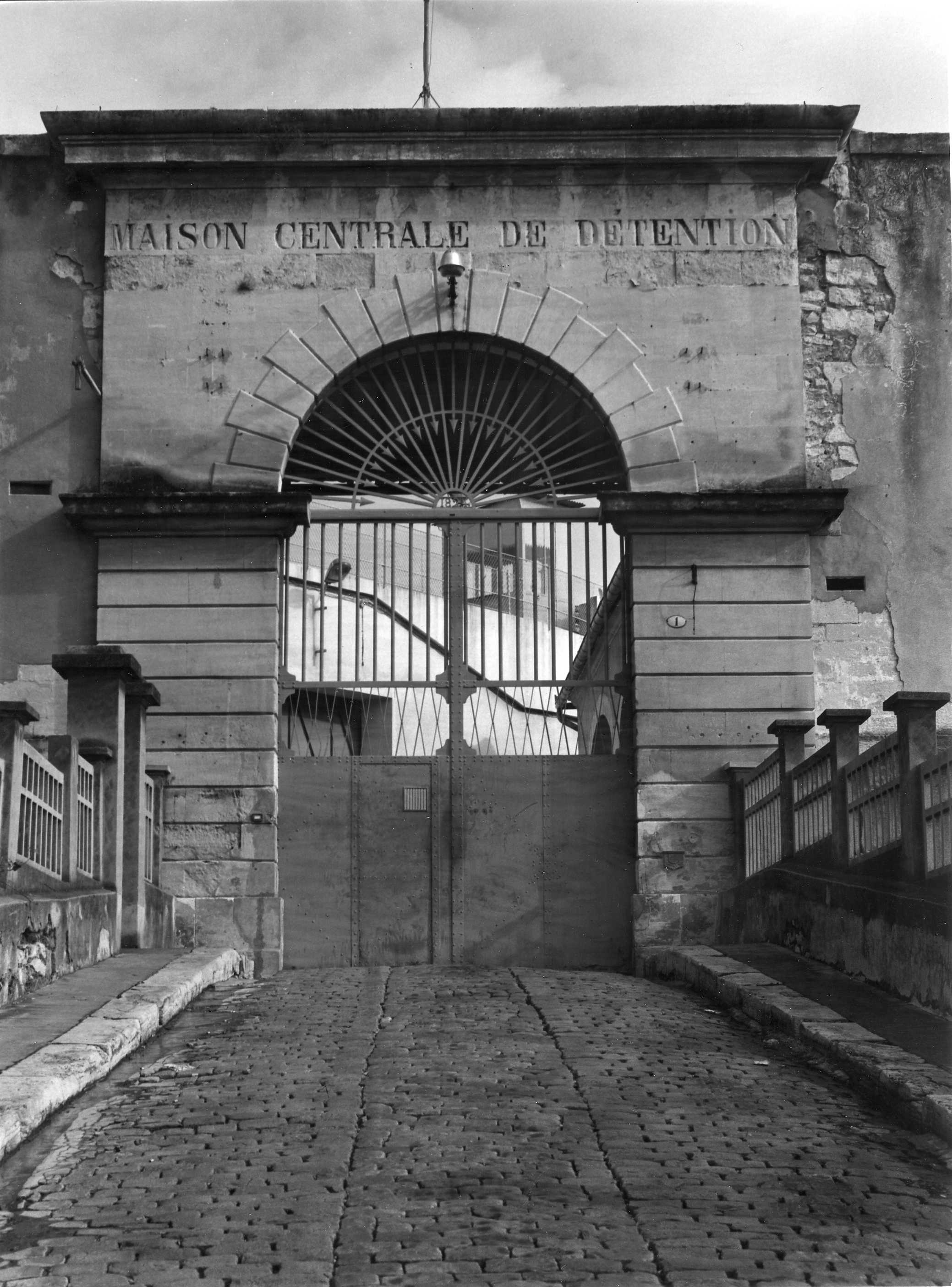 Rue Du Docteur Georges Salan 30021 Nîmes